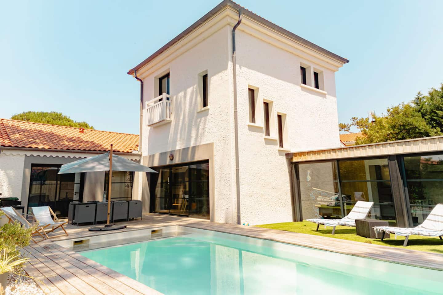 Location saisonnière Villa à Anglet - Chiberta • Piscine • 5 Suites - conciergerie ZULLI