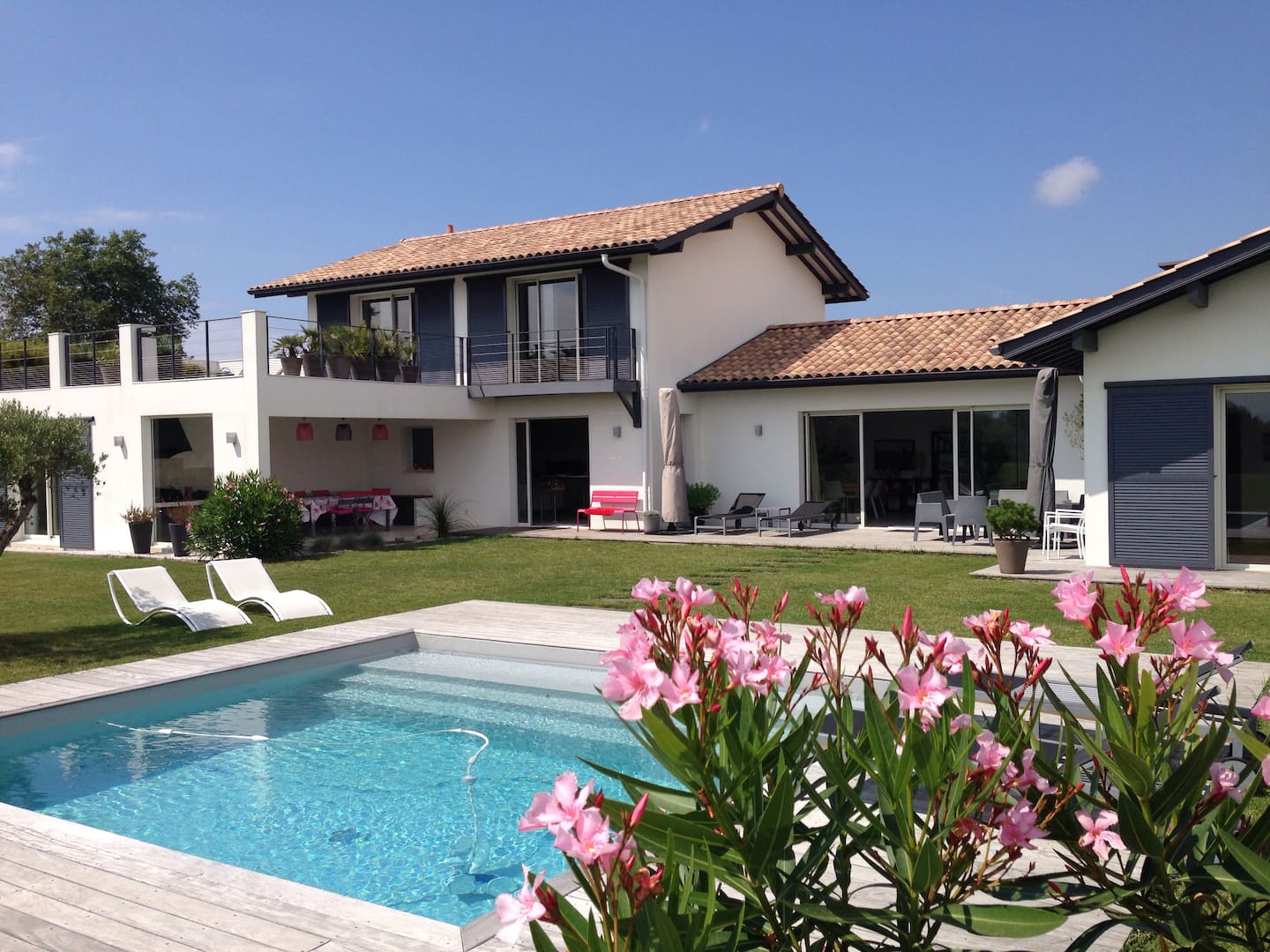 Location saisonnière Villa à Biarritz - Villa familiale, 10 personnes - conciergerie ZULLI