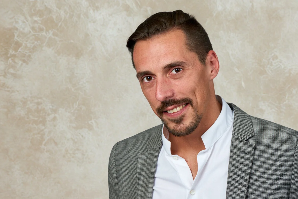 Raphaël Renzulli, fondateur de ZULLI Conciergerie au Pays Basque